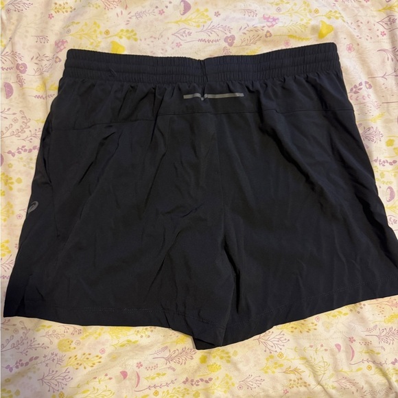 4/$25 Like new Black Women's asics Shorts sz L - Picture 5 of 6